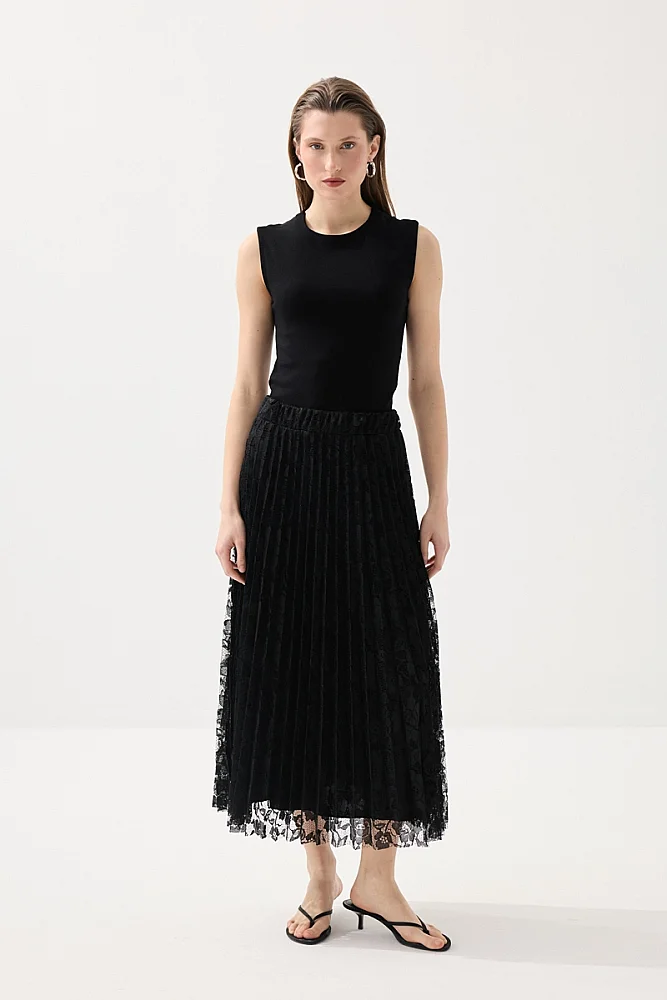 Pleated Lace Skirt - Black Black