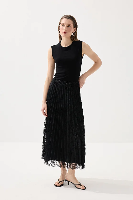 Pleated Lace Skirt - Black - 3
