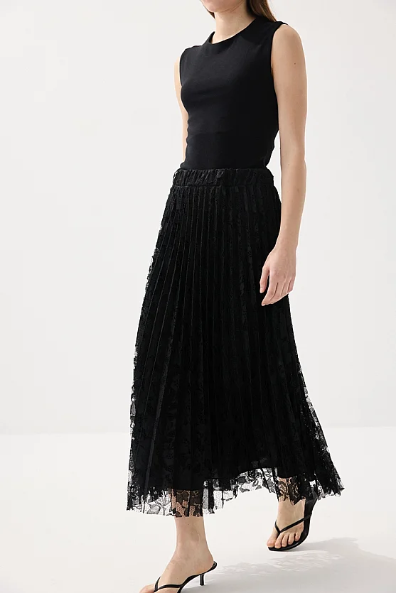 Pleated Lace Skirt - Black - Gusto