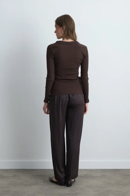 Polo Collar Cotton Knit Blouse Brown - Gusto