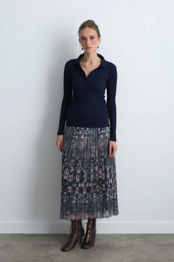 Polo Collar Cotton Knit Blouse Navy Blue - Gusto