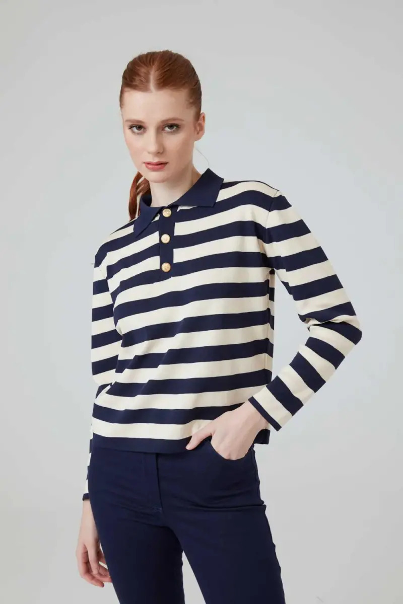 Blue sweater with white cheap collar