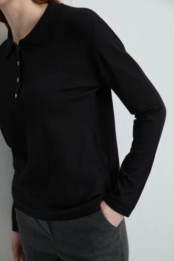 Polo Neck Buttoned Knit Blouse Black - Gusto