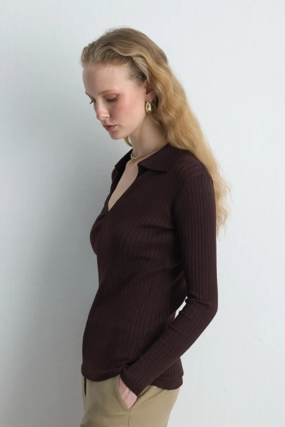 Polo Neck Ribbed Knit Blouse Brown - Gusto