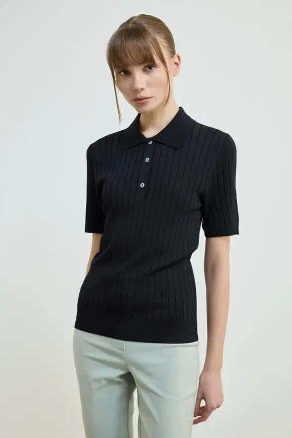 Polo Neck Short Sleeve Knit Blouse - Black - Gusto