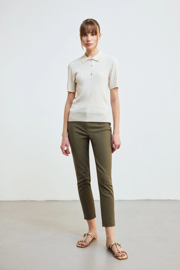 Polo Neck Short Sleeve Knit Blouse - Ecru - 2