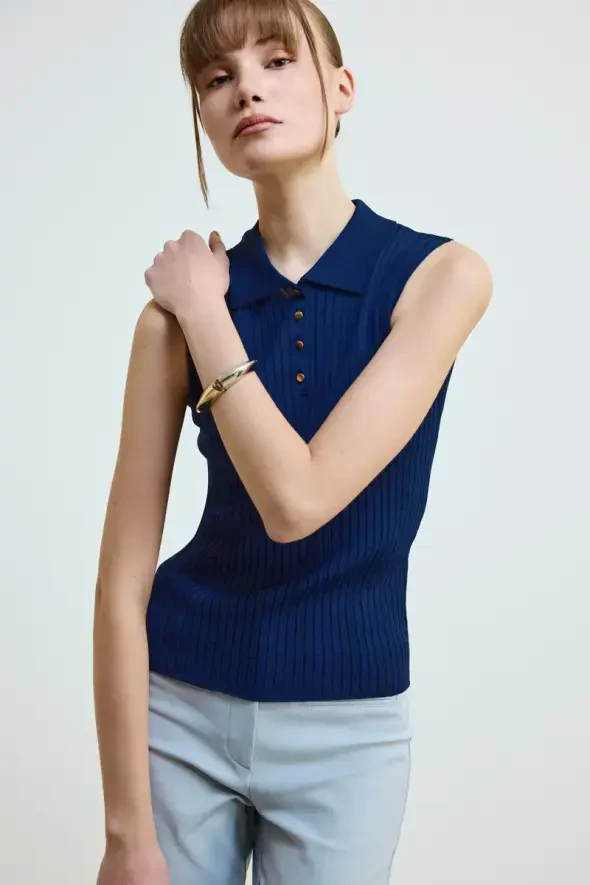 Polo Neck Sleeveless Knit Blouse - Navy - 2