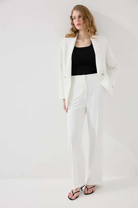 Relaxed Fit Crepe Blazer Jacket - White - Gusto