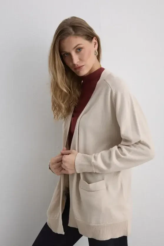 Relaxed-Fit Wool Knit Cardigan - Stone - Gusto