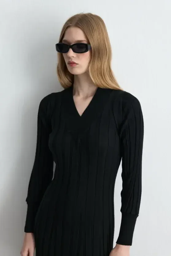 Ribbed Knit Wool Dress - Black - Gusto