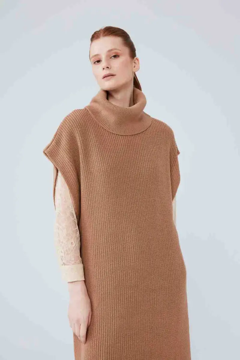 TURTLENECK KNIT PONCHO, Beige