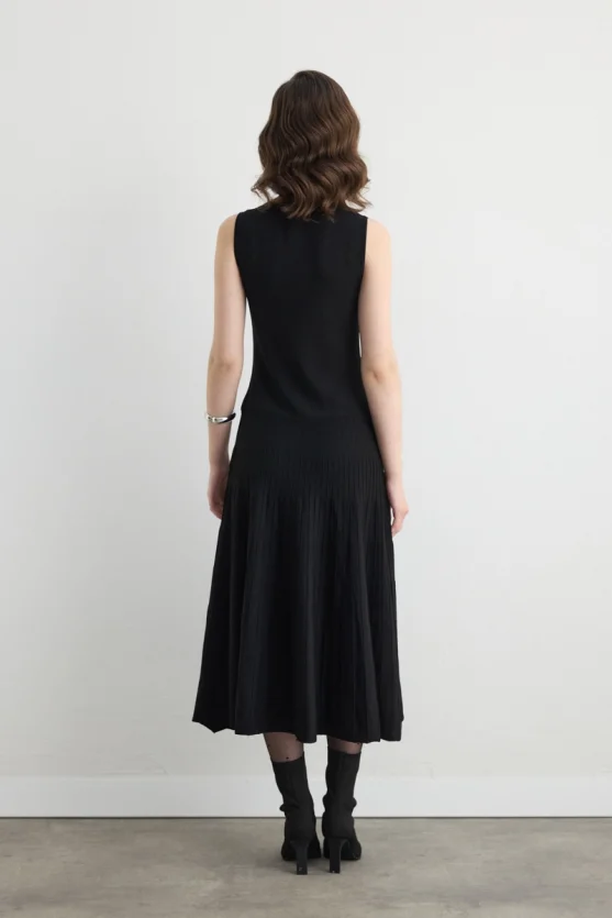 Round Neck Knit Pleated Dress Black - Gusto
