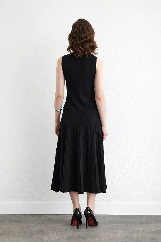 Round Neck Knit Pleated Dress Black - 4