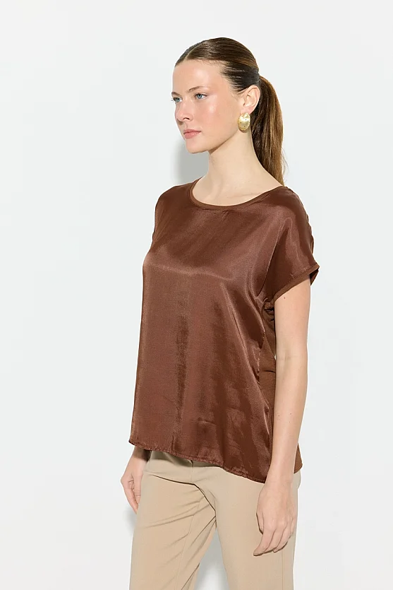 Round Neck Satin Front T-Shirt - Brown - Gusto