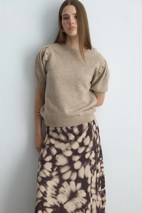 Ruched Sleeve Knitwear - Beige - Gusto