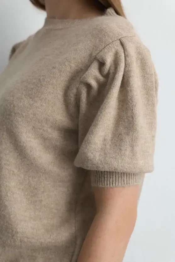 Ruched Sleeve Knitwear - Beige - Gusto