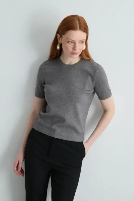 Short-Sleeve Knit Blouse - Gray - Gusto