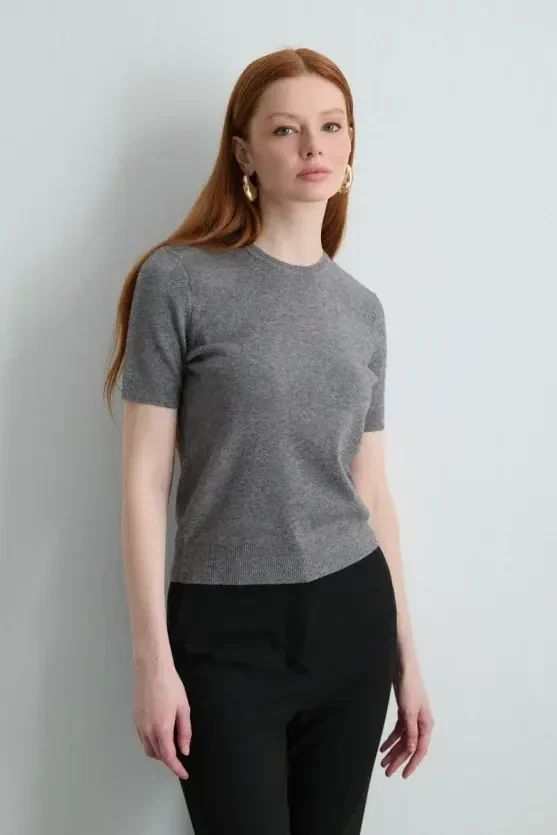 Short-Sleeve Knit Blouse - Gray - Gusto