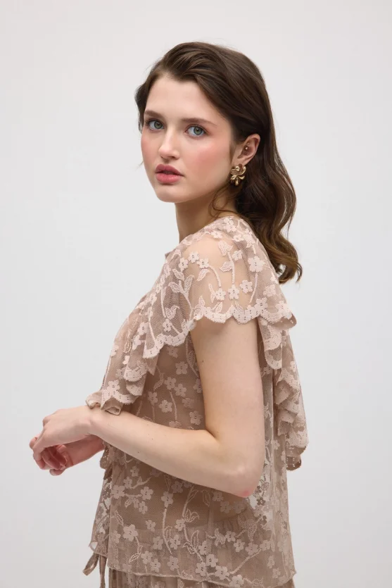 Short-Sleeve Lace Blouse - Beige - 4