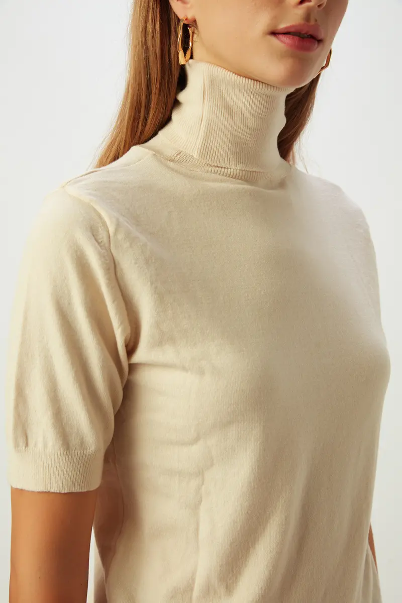 Short Sleeve Turtleneck Sweater - Ecru - 4