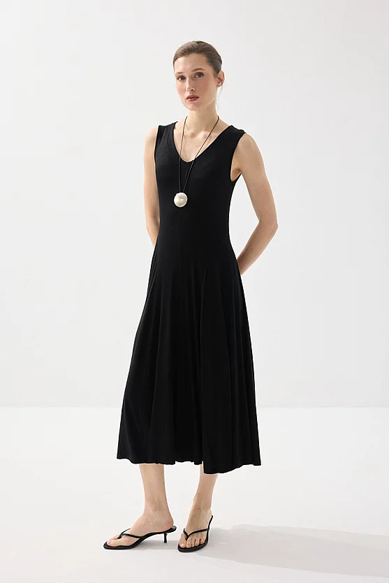 Sleeveless Bamboo Knit Dress - Black - Gusto