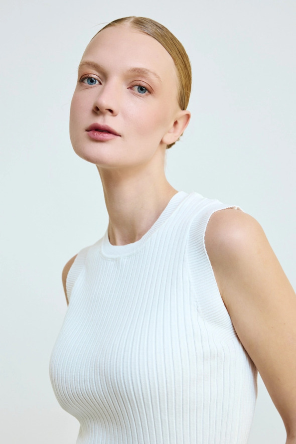 Sleeveless Knit Blouse - Ecru - 2