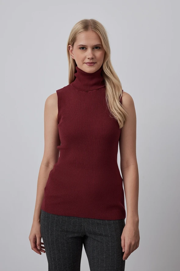 Sleeveless Knitwear with Turtleneck - Burgundy - 1