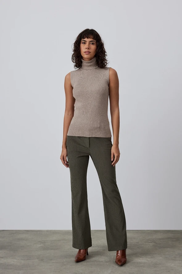 Sleeveless Knitwear with Turtleneck - Mink - 4