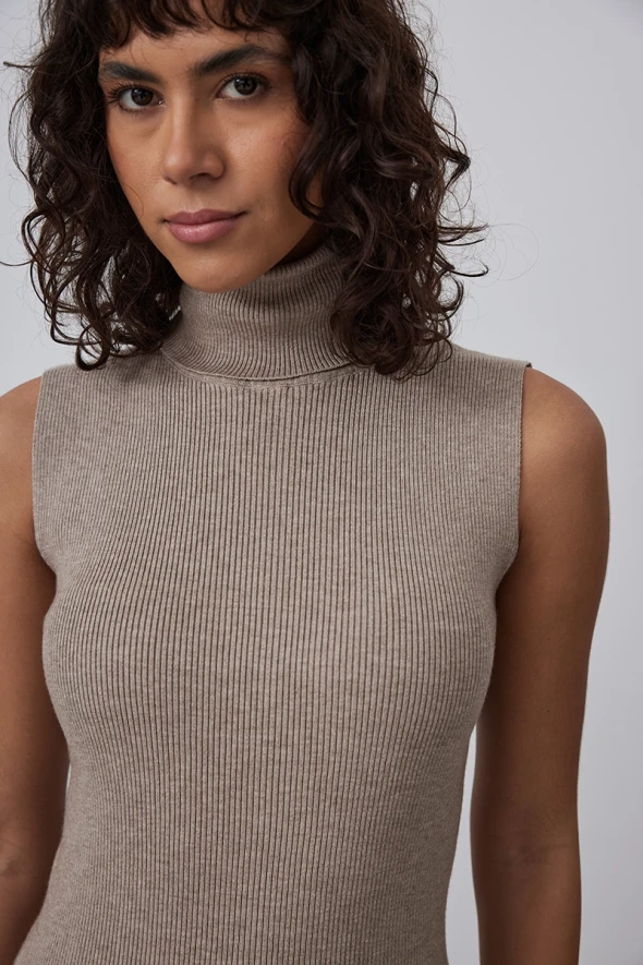 Sleeveless Knitwear with Turtleneck - Mink - 5