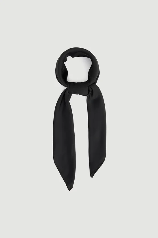 Solid Color Large Scarf Black - Gusto