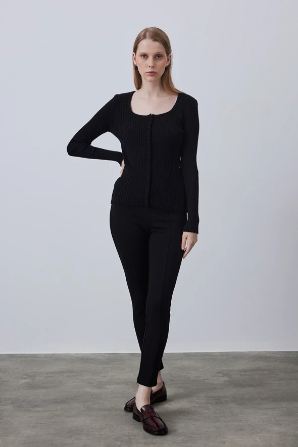 Square Neck Knitwear Cardigan - Black - 2