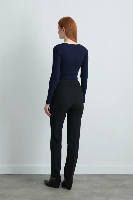 Straight Leg Pants Black - Gusto