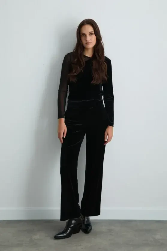 Straight-Leg Velvet Pants - Black - Gusto