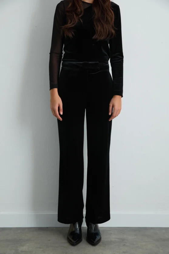 Straight Leg Velvet Pants Black - Gusto