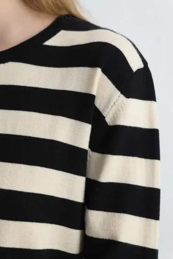 Striped Basic Knit Blouse - Black - Gusto