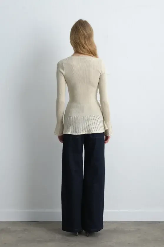 Sweetheart Neck Ruffled Knit Blouse - Gold - Gusto