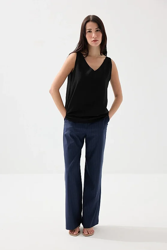 Tank Top with Back Tie Detail - Black - Gusto