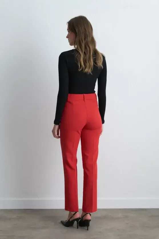 Tapered Leg Pants - Red - Gusto