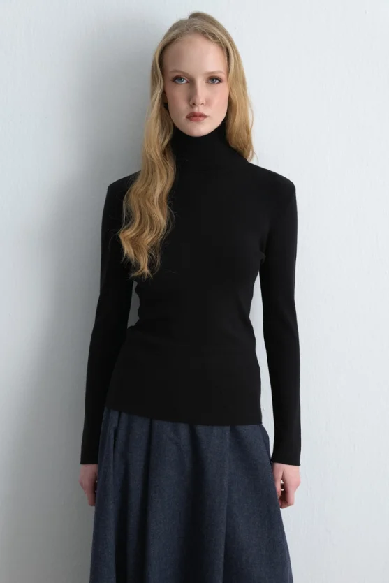 Turtleneck Basic Knit Black - Gusto