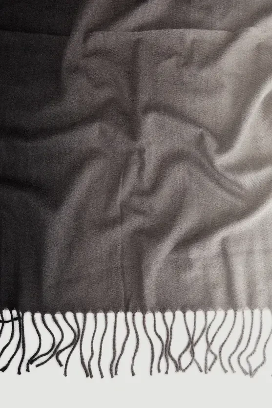 Two-Tone Tassel Shawl - Black - 3