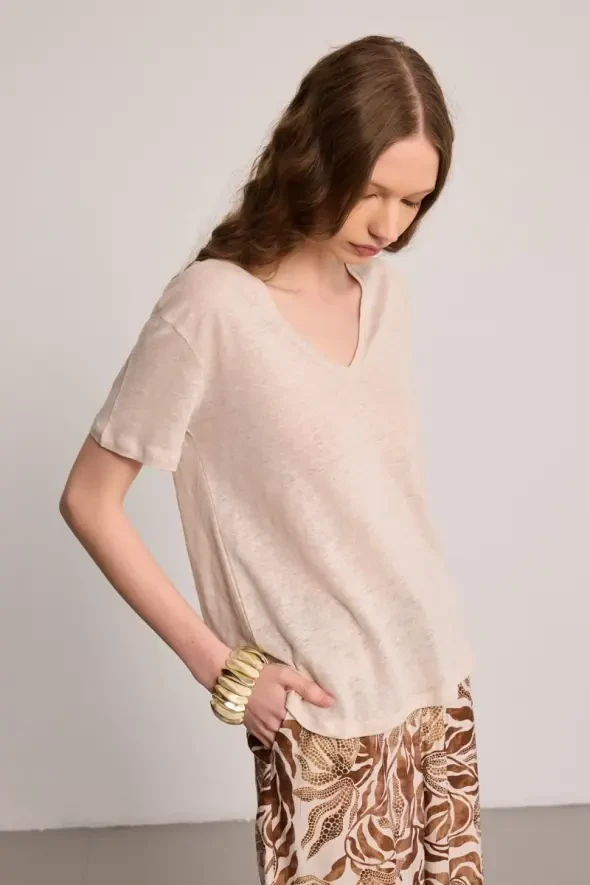 V-Neck Linen T-Shirt - Beige - 3
