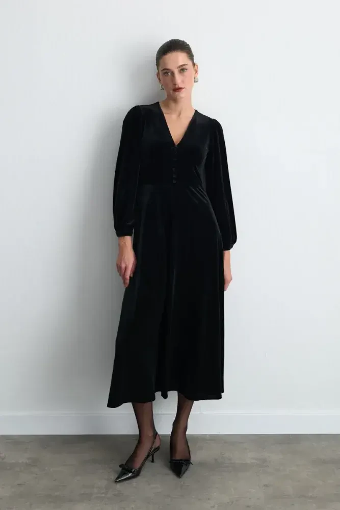 V-Neck Long Velvet Dress - Black