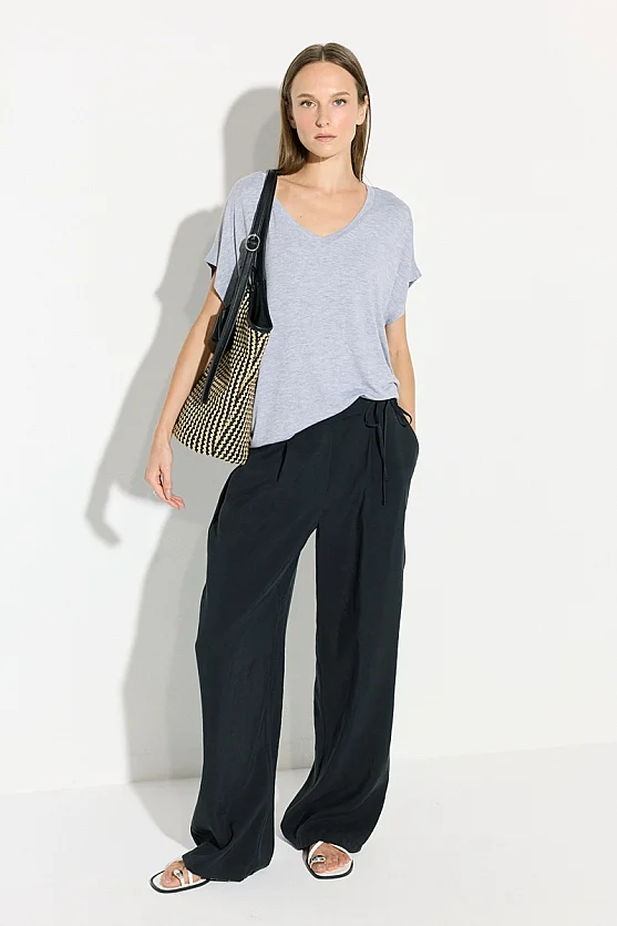 V-Neck Relaxed Fit Bamboo T-Shirt - Grey - 3