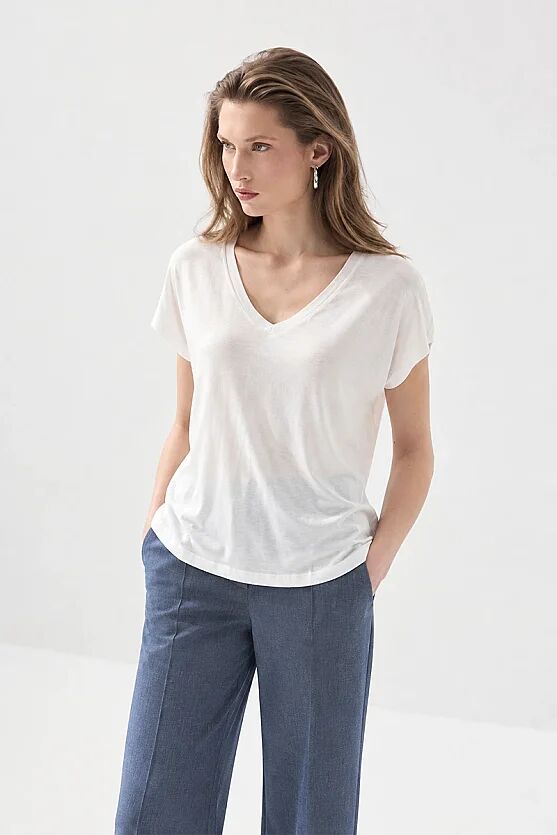 V-Neck Relaxed Fit Bamboo T-Shirt - White - Gusto