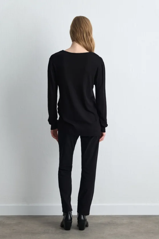 V Neck Relaxed Fit Wool Knitwear Black - Gusto