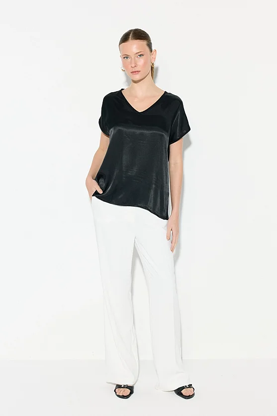 V-Neck Satin Front T-Shirt - Black - Gusto