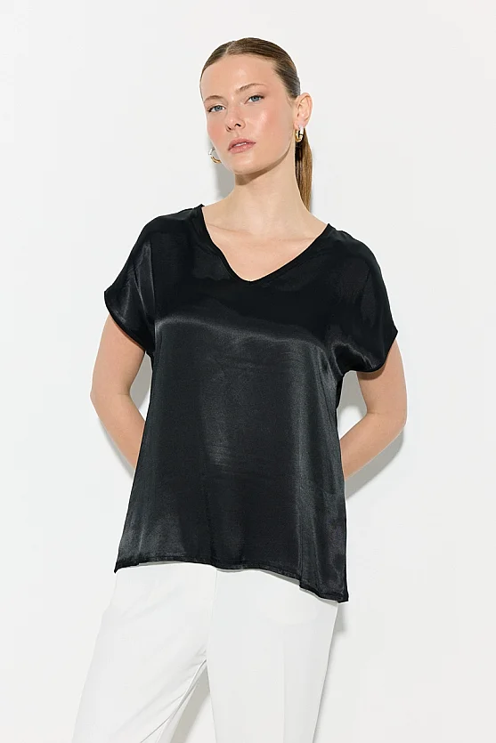 V-Neck Satin Front T-Shirt - Black - Gusto