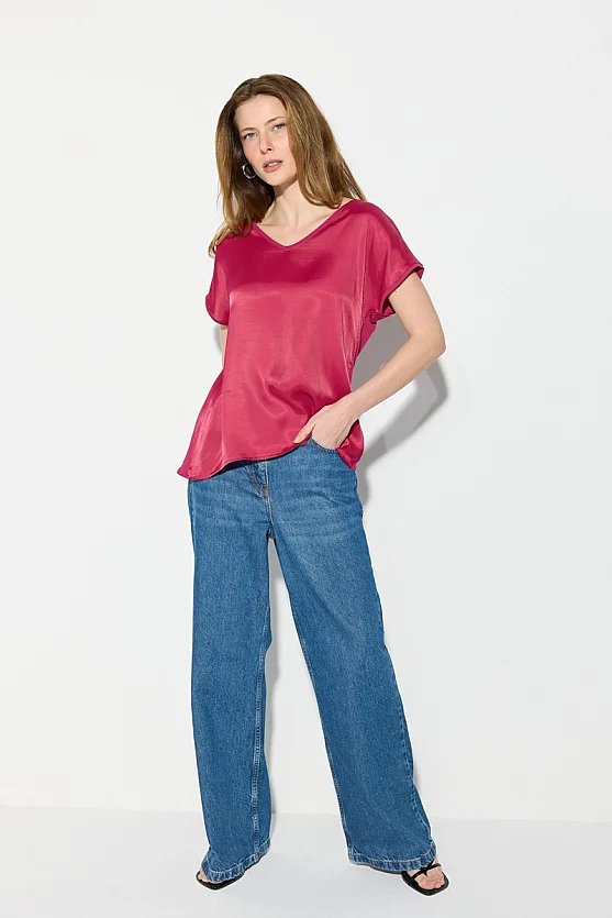 V-Neck Satin Front T-Shirt - Fuchsia - Gusto