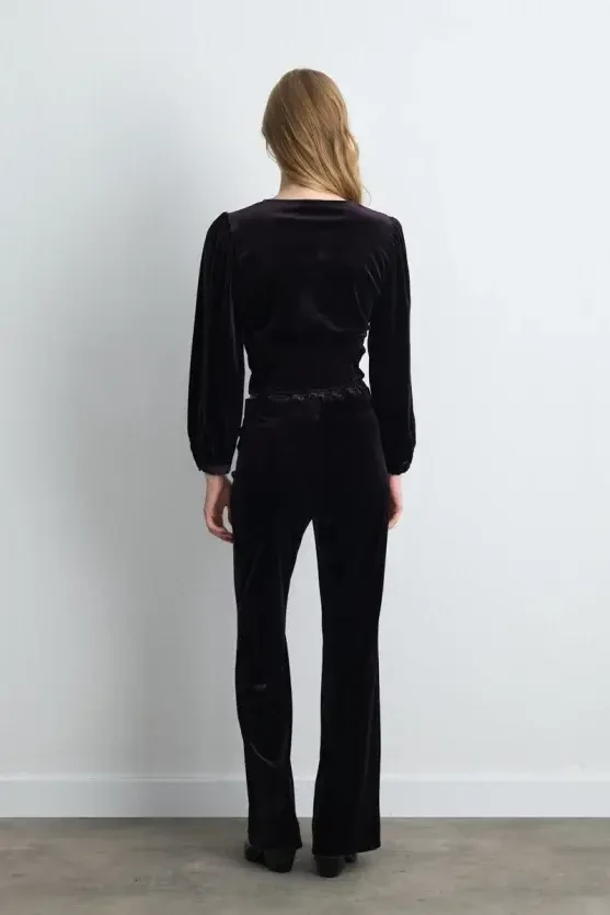 V-Neck Velvet Blouse - Plum - Gusto