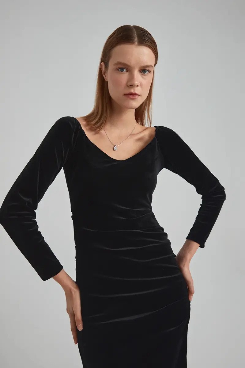 Deep v 2025 neck velvet dress